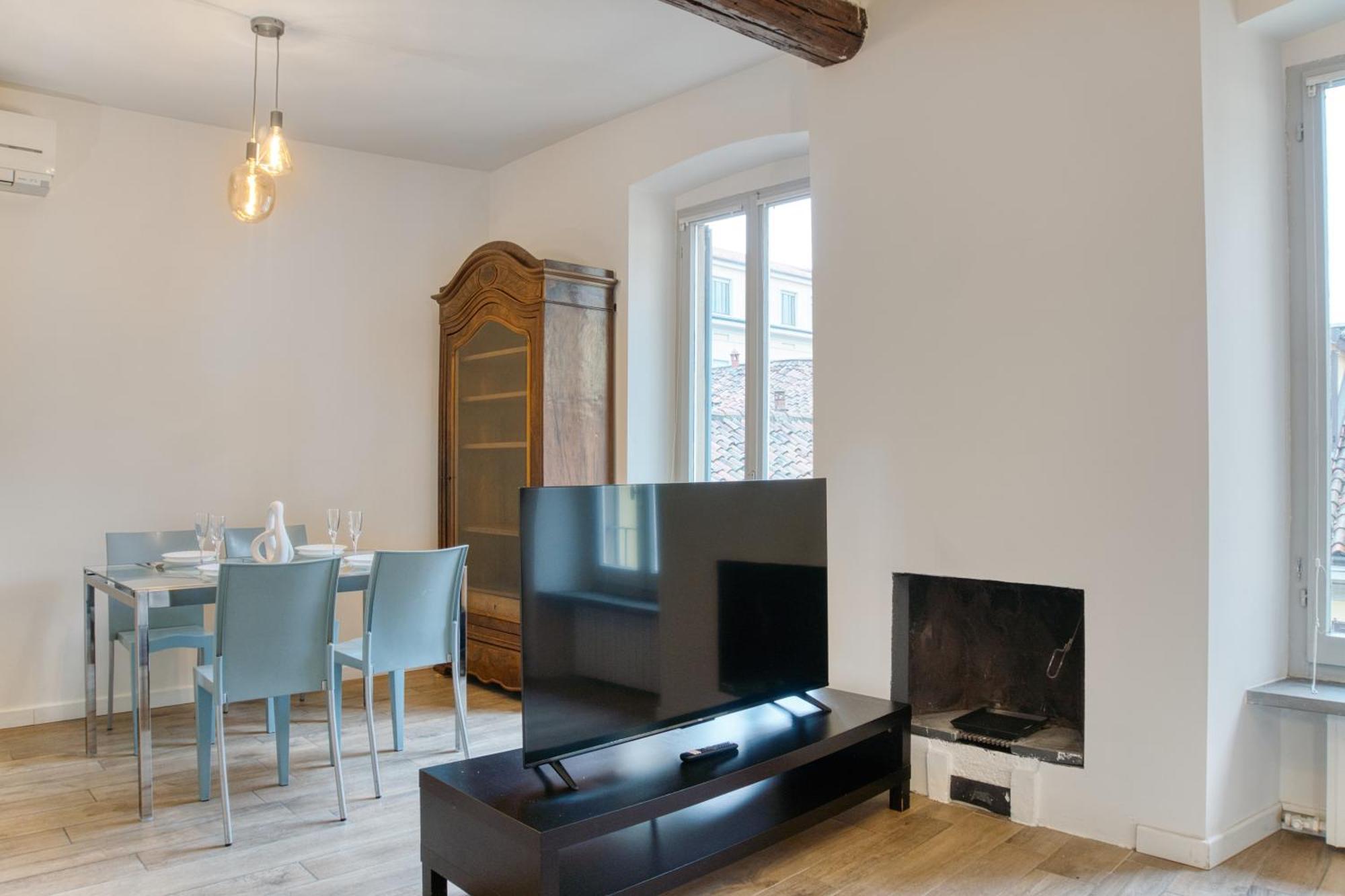 Apartment Sant'ambrogio Historic - In Front Of Cattolica Milan